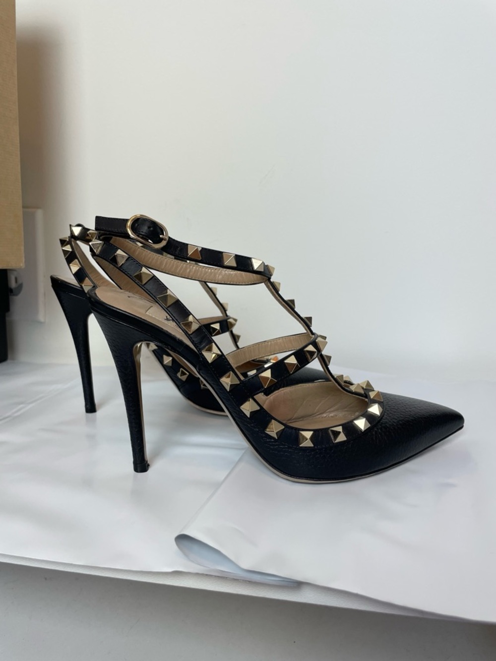VALENTINO Garavani Rockstud Caged Studded Stiletto Heels Pumps \\ 38 - Picture 5 of 14